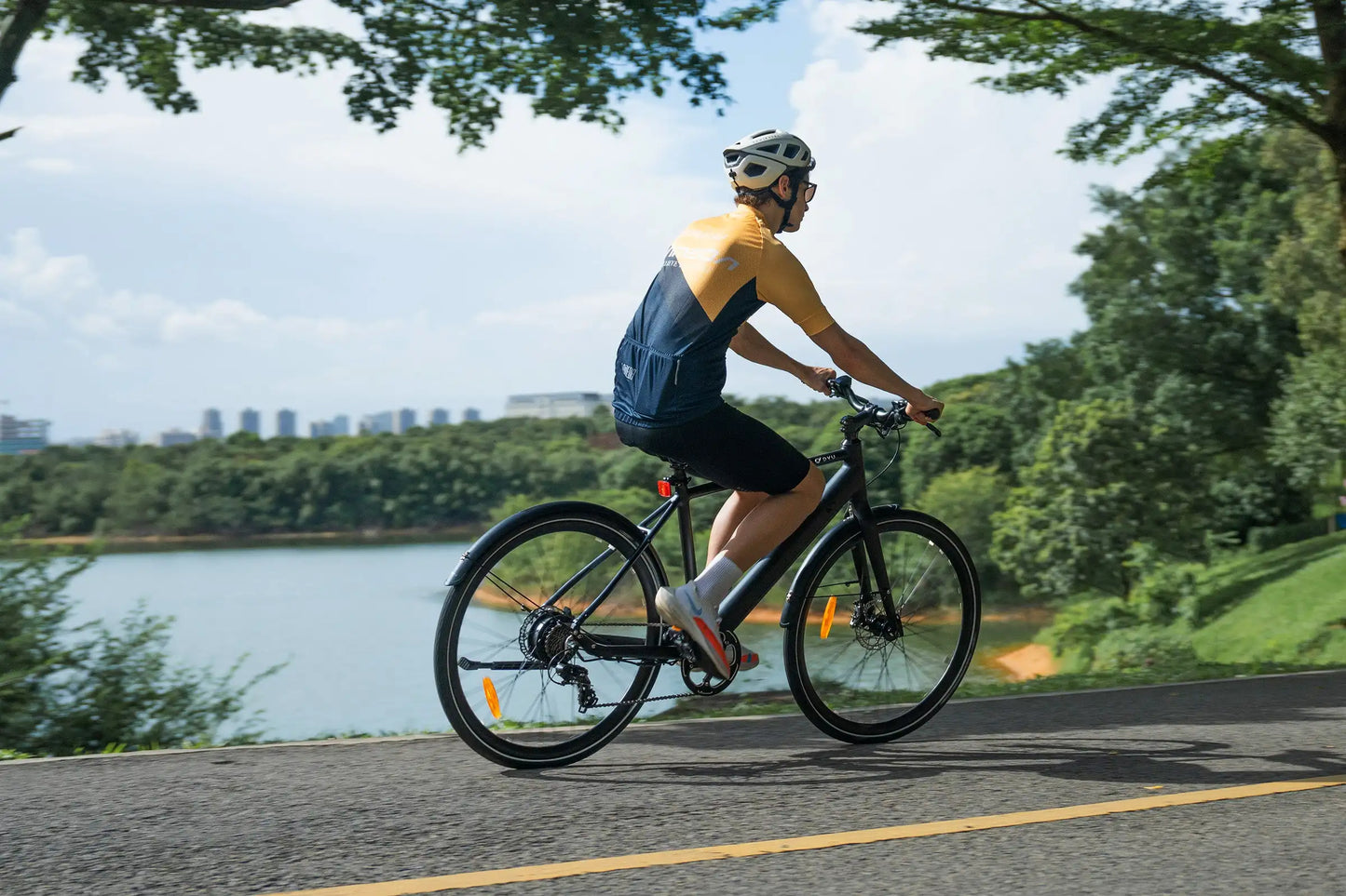 DYU Stroll 1 Electric Bike 36V 9AH 700C CST Puncture-resistant Tires Light-Weight Road City E-bike OiI Disc Brake System 7 Speed