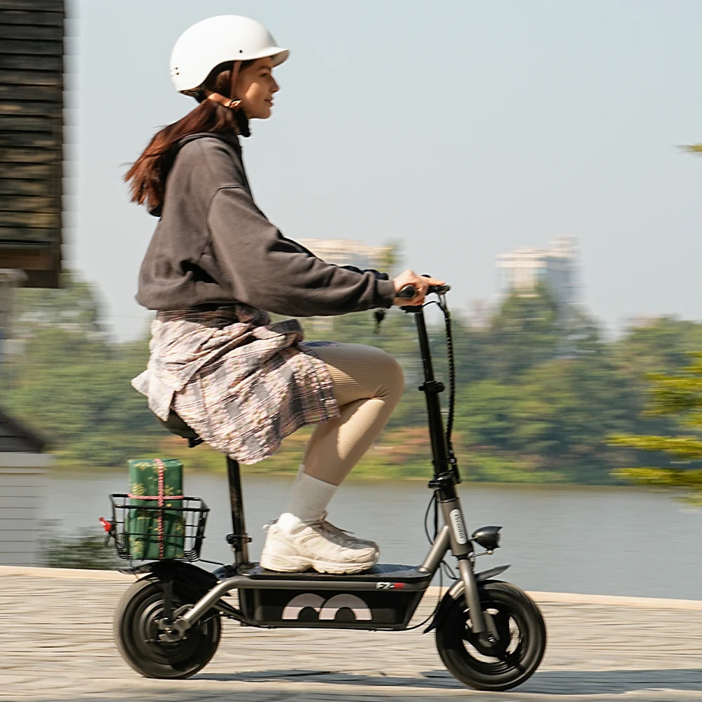 F2 E-scooter 30km/h with Seat and Basket - Cilla Scooters